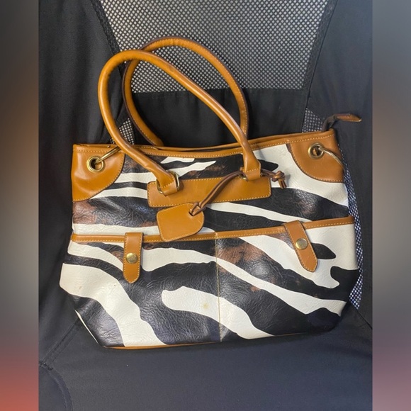 Vintage Tiger Print  Leather Handbag/Shoulder Bag (medium size) Never Used - Picture 3 of 12